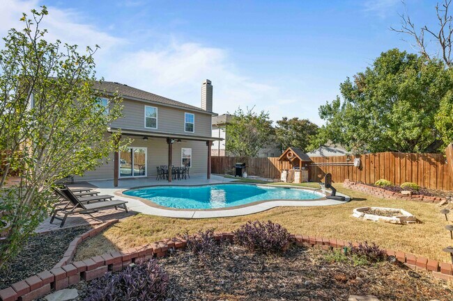 Foto del edificio - 2317 Birch Dr