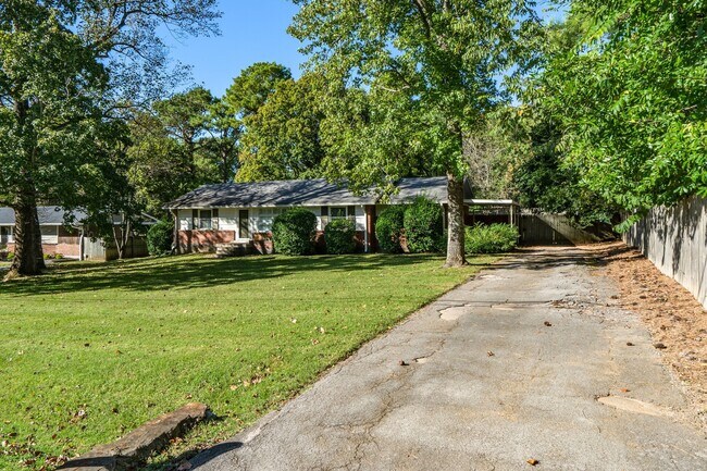 Building Photo - 536 Inwood Dr