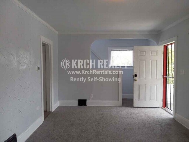 Building Photo - Newly Remodeled  3 Bedroom 1.5 Bathroom