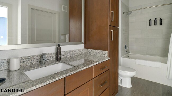 Foto del edificio - 20290 Park Lake View Dr