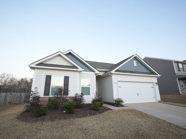 Building Photo - 2112 Lanza Dr