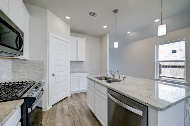 Building Photo - 17487 Buckeye Br