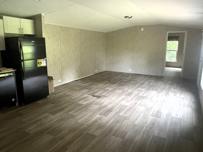 Building Photo - 82 Donna Ln