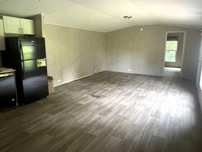 Foto del edificio - 82 Donna Ln