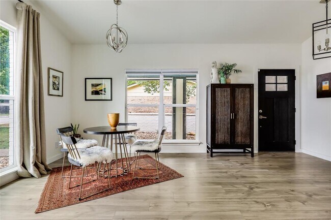 Foto del edificio - 1415 Mearns Meadow Blvd