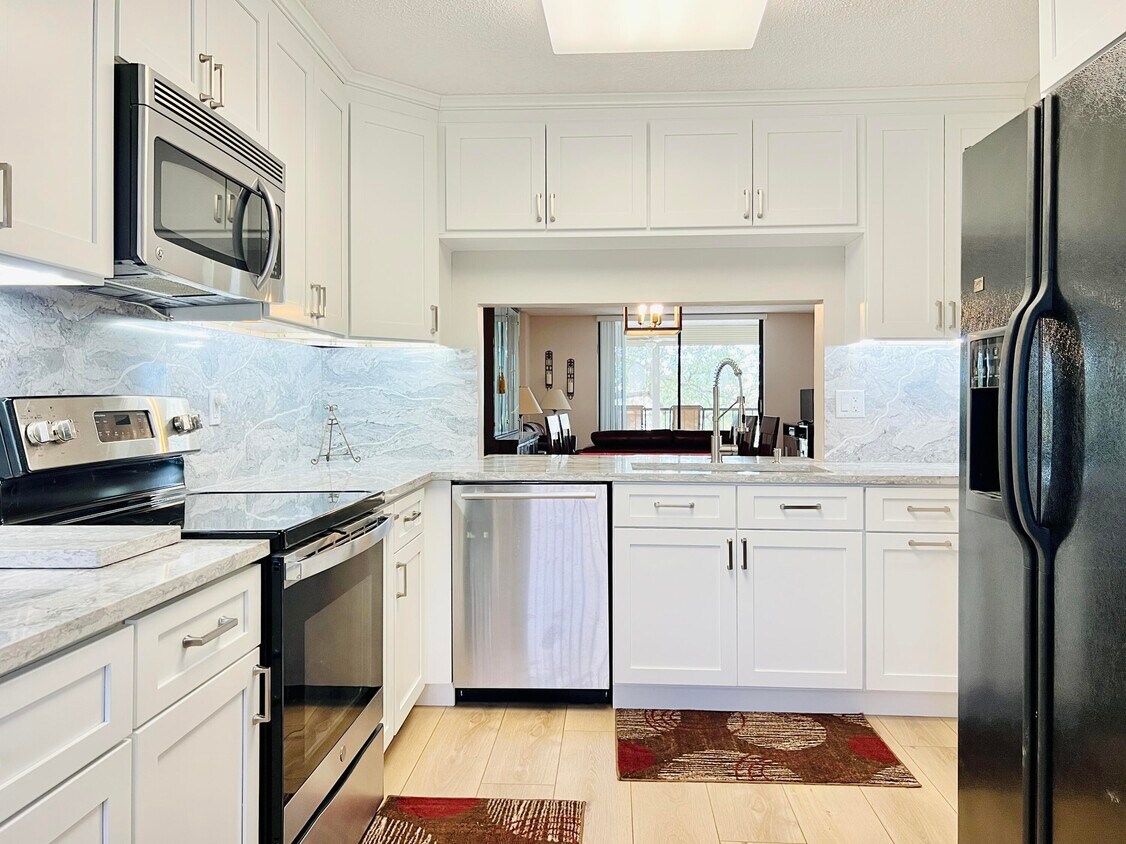 Foto principal - 4725 Lucerne Lakes Blvd E