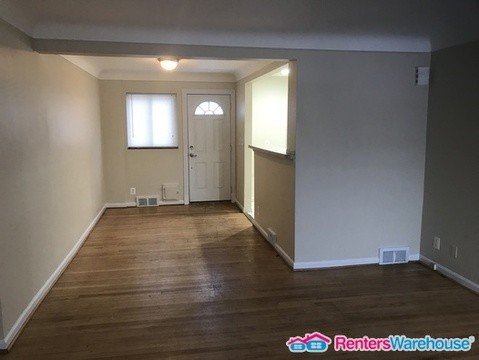 Building Photo - Move in Ready 2 Bed/ 1 Bath Condo