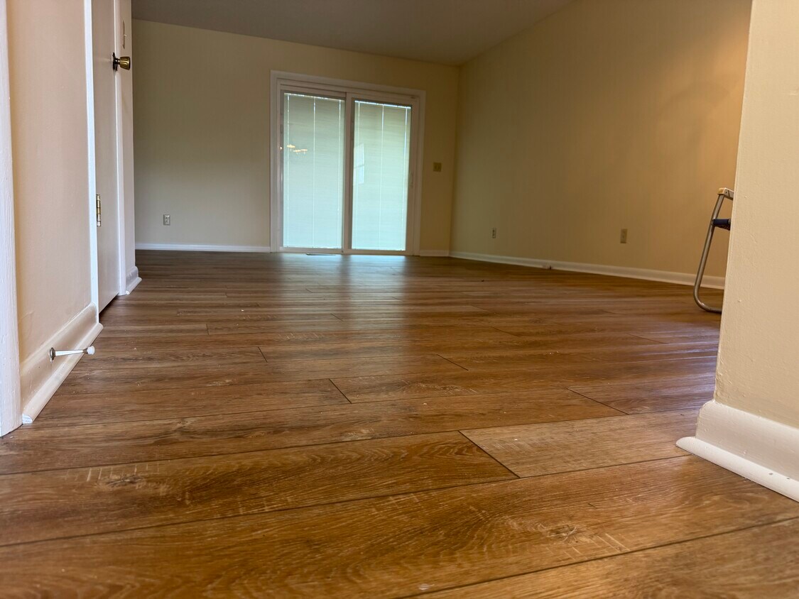 Foto del edificio - 3129 Chickalilly Dr