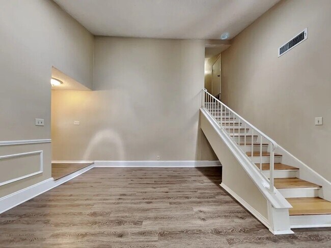 Foto del edificio - 1302 Brookmeadow Ct