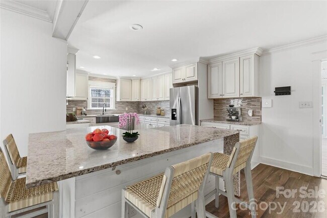 Foto del edificio - "Spacious 5-Bed, 3-Bath Sanctuary with 3,064 Sq Ft of Comfort in Waxhaw, NC!"
