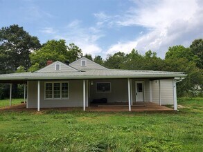 Building Photo - 220 Tuscarora Trail
