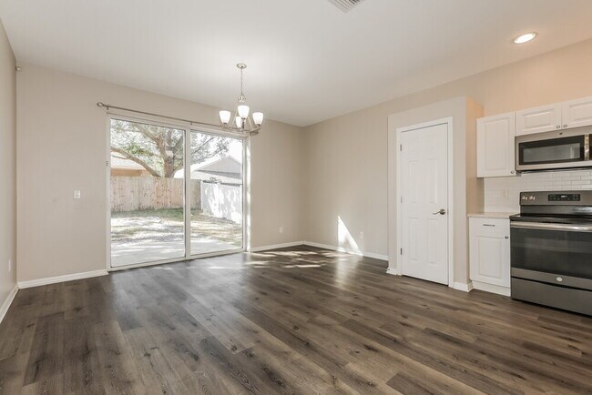 Building Photo - 11117 Newbridge Dr