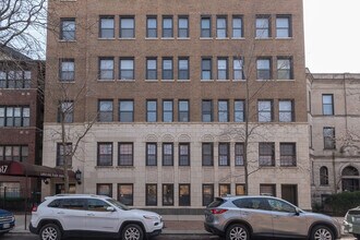 Building Photo - 817 W Lakeside Pl