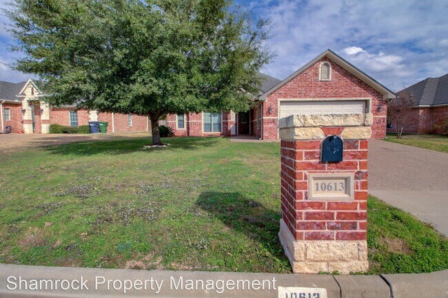 Building Photo - 3 br, 2 bath House - 10613 T Bury Lane