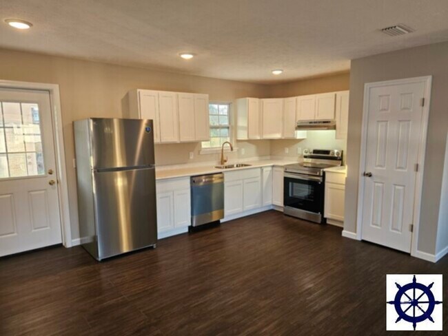 Building Photo - 923 Green Tree Rd