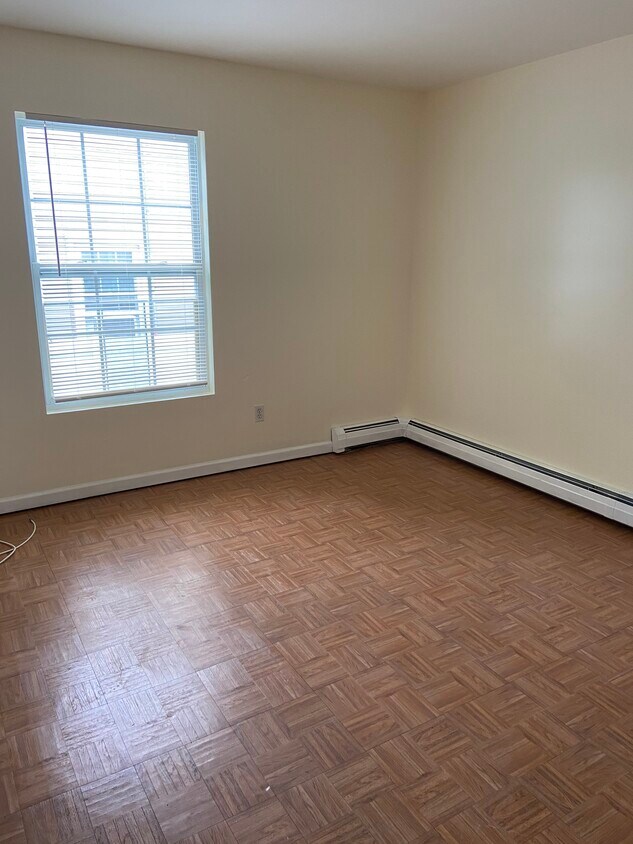 180 Beverly Rd Unit 1, Hempstead, NY 11550 Apartments in Hempstead