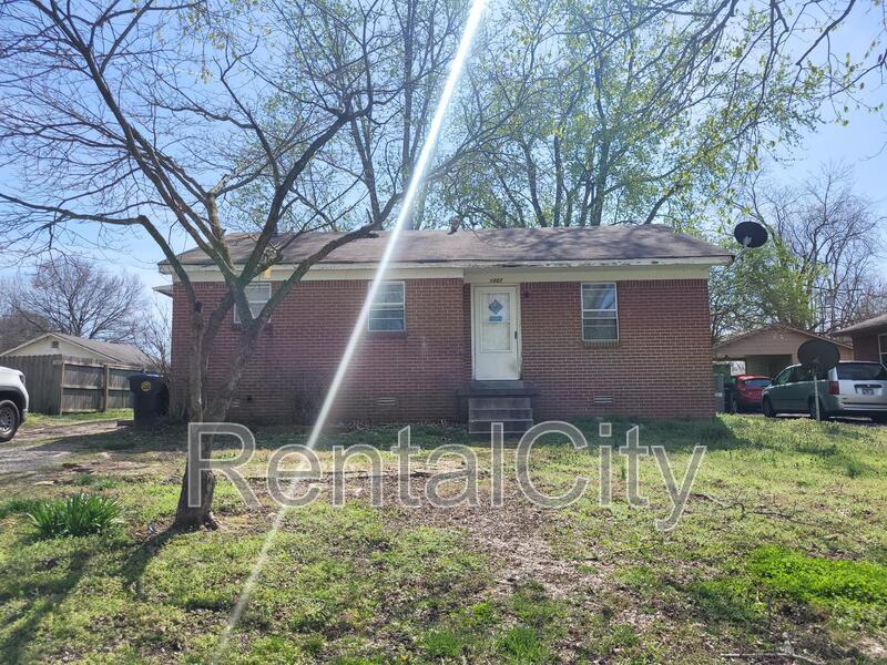 1207 Ridgeway St, Dyersburg, TN 38024 House Rental in Dyersburg, TN