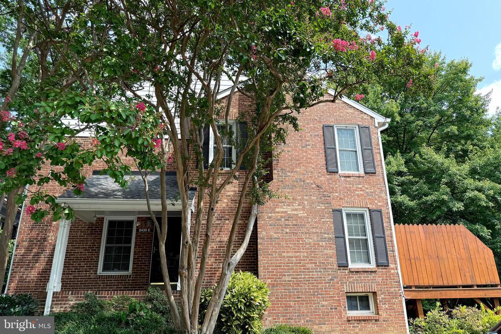 Primary Photo - 2438 S Walter Reed Dr