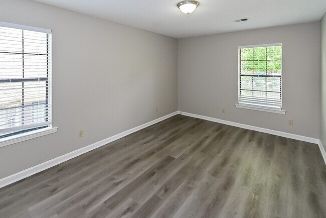 Foto del edificio - 7190 Pecan Hill Rd