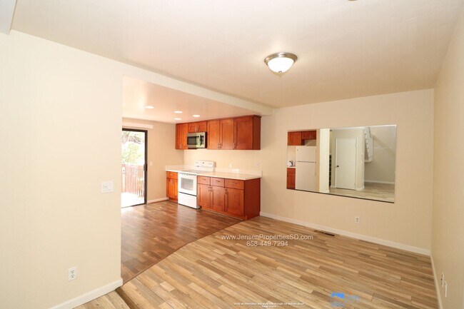 Foto del edificio - 3 Bed, 2.5 Bath Townhome in Tennis Villas ...