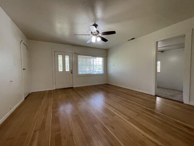 Building Photo - 9278 Stanford Ln