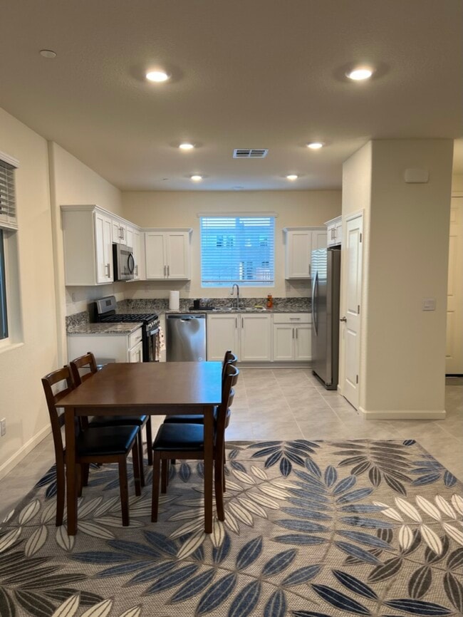 Shared Kitchen - 329 Shafer Ave