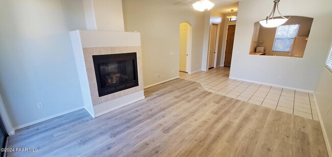 Building Photo - 5236 N Celestine Ct