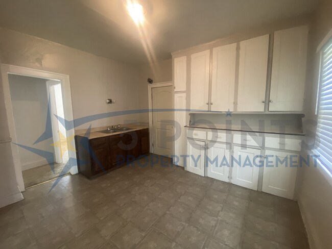 Foto del edificio - 3656 E 147th St