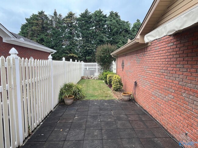 Foto del edificio - 2214 Parkplace St SE