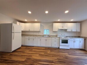 Building Photo - 19 Quartz Ln