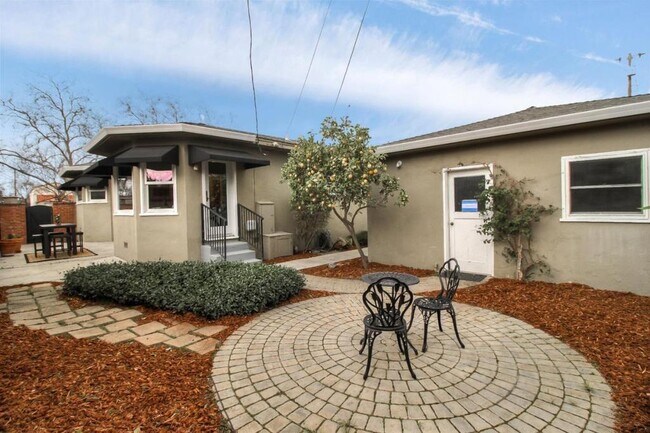 Building Photo - 1886 Naglee Ave