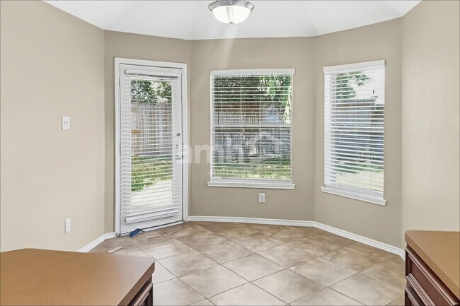 Foto del edificio - 2411 Morgan Ridge Ln