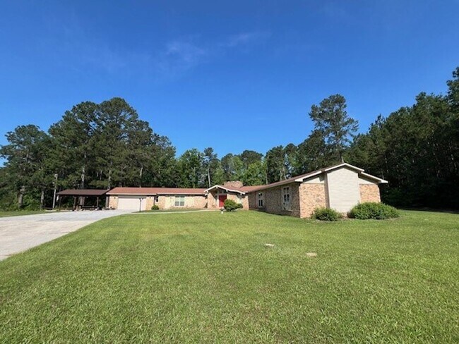 Foto del edificio - 3 Bedroom, 3 Bath Home in Dearing