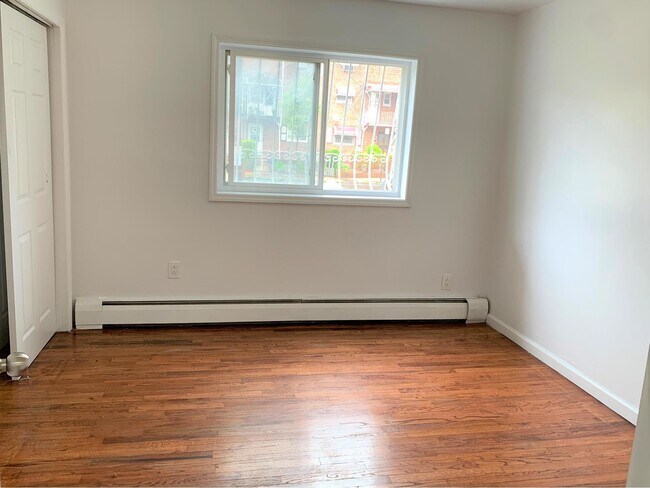 Foto del edificio - 964 Ashford St