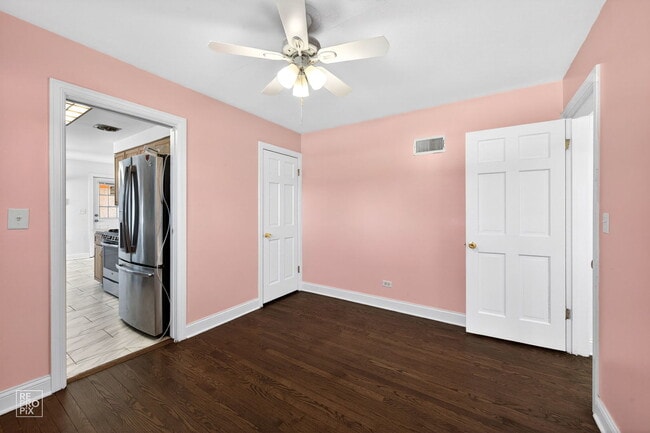 Foto del edificio - 304 E Golf Rd