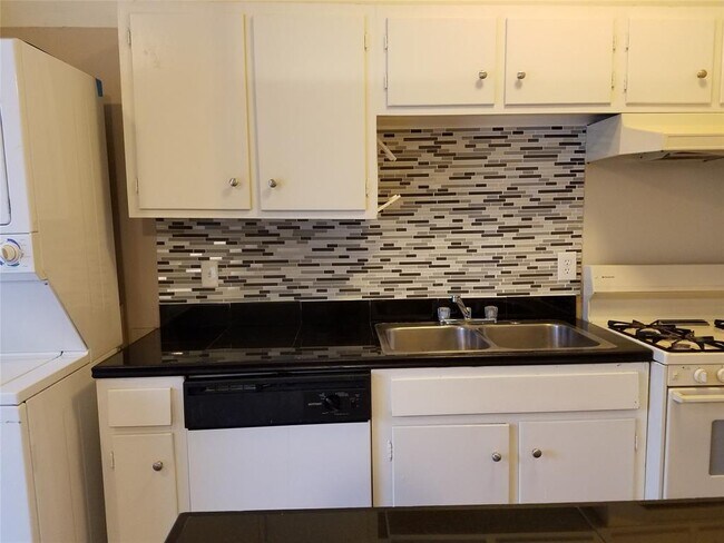 Foto del edificio - 606 W 51st St