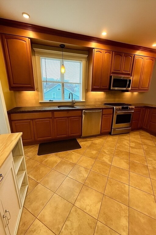 Foto principal - 158 Highland Ave