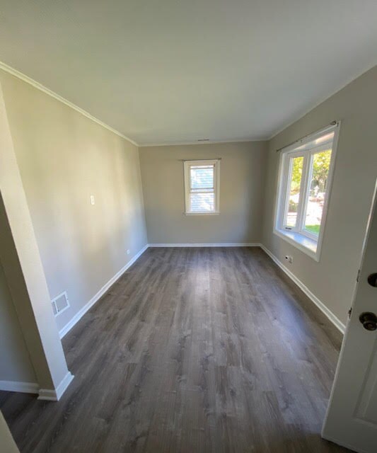 Building Photo - 527 Daisy Ln
