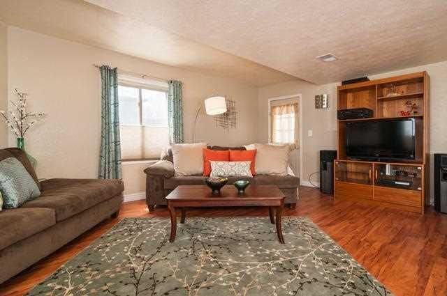 Building Photo - 3 BEDROOM, 1 BATH, 2 CAR-GARAGE HOME ON LA...