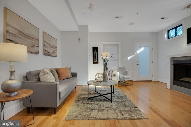 Foto del edificio - 2106 10th St NW