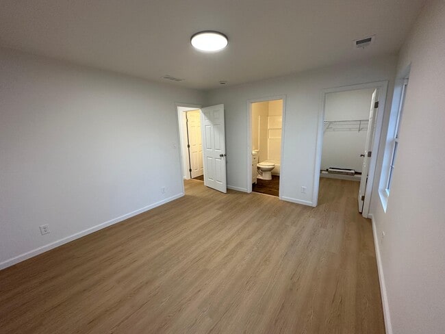 Photo - Thunder Dr. House