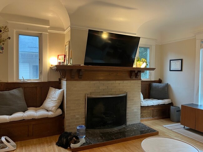 2 wood storage benches - 1867 SW 14th Ave