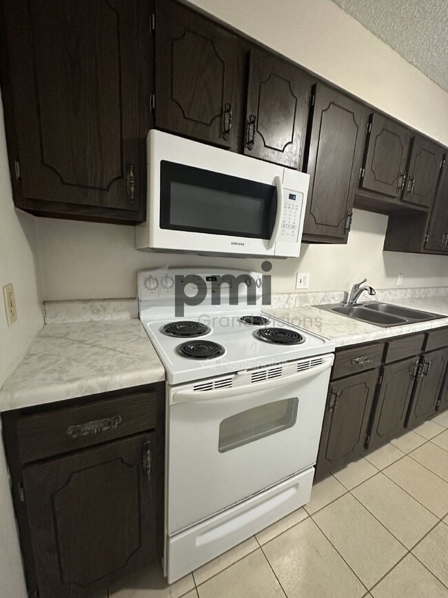 Building Photo - 1305 18th St
