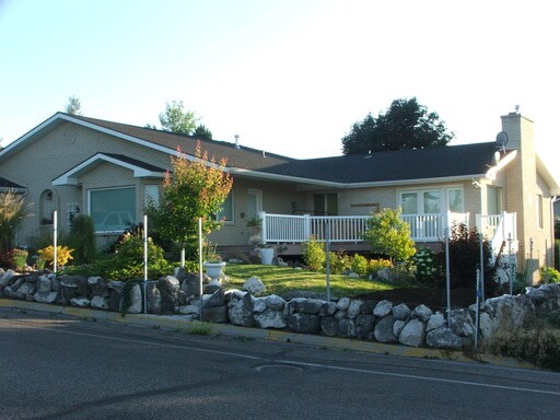 Building Photo - 100 S Millhollow Rd