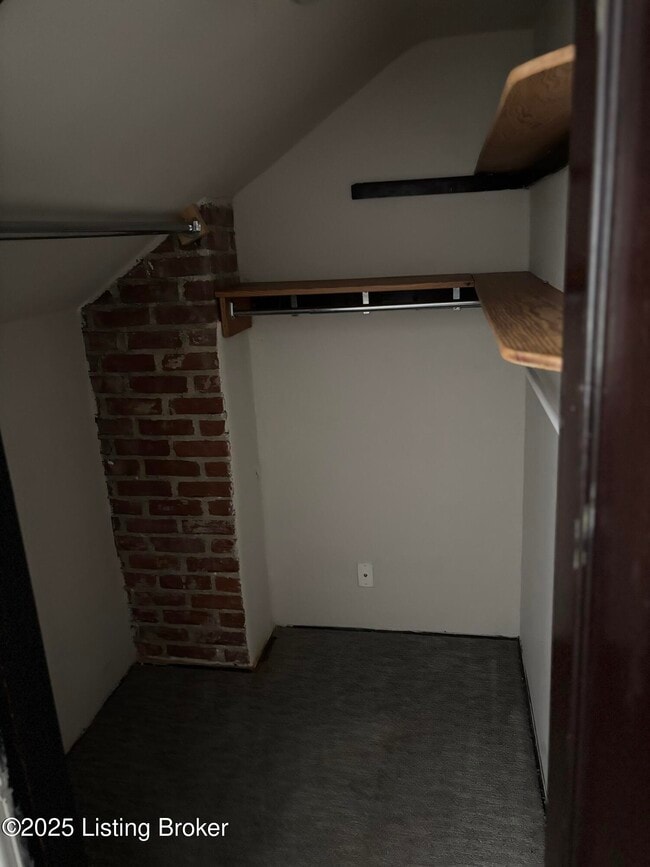 Building Photo - 2126 Sherwood Ave