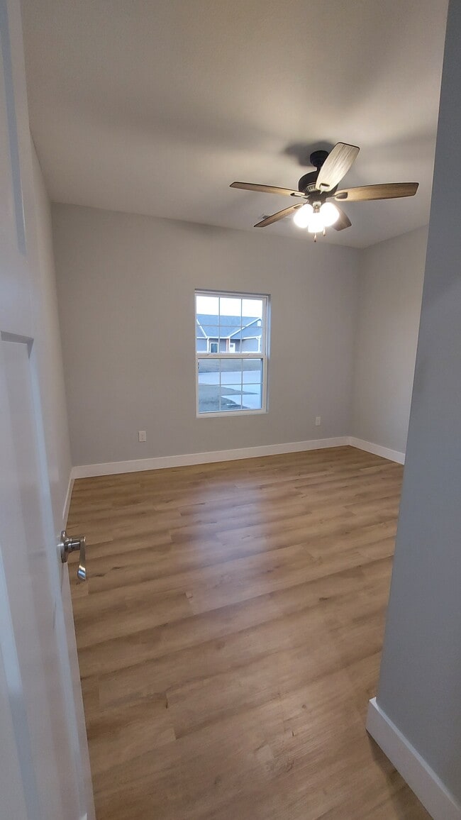 Building Photo - 1738 Sierra