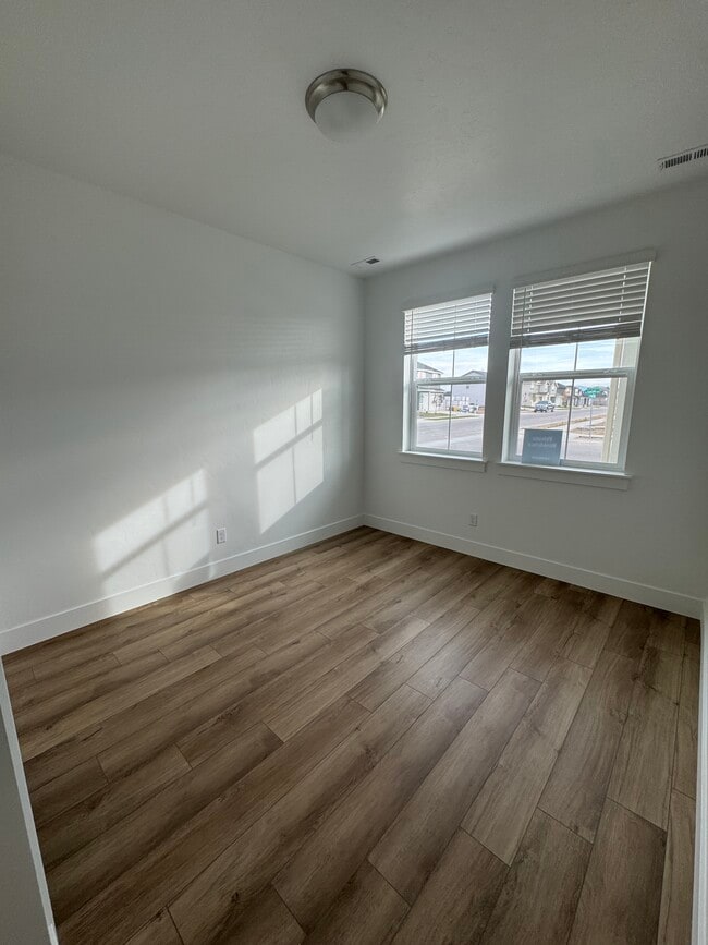 Building Photo - 6893 N Isaiah Ave