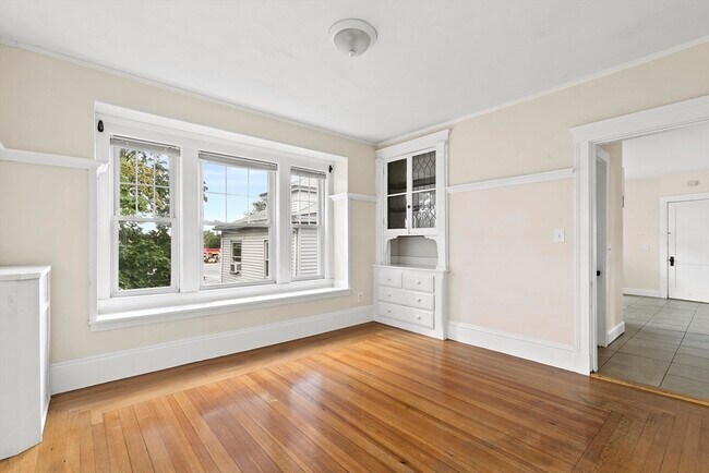 Foto del edificio - 723-725 Fellsway