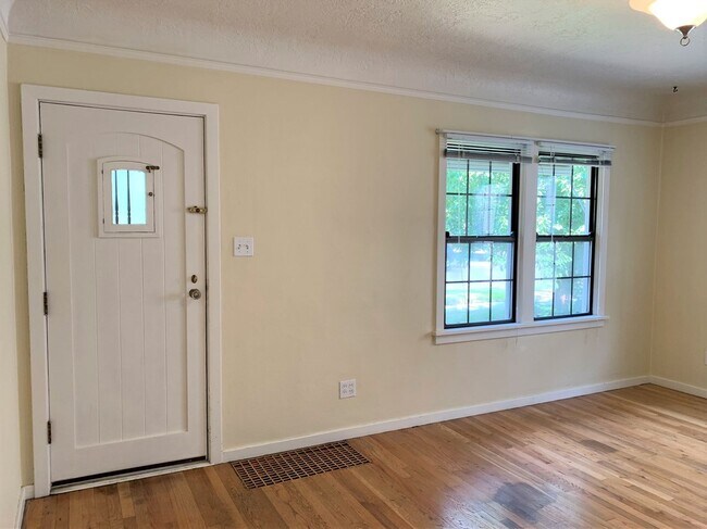 Foto del edificio - 18th St Duplex