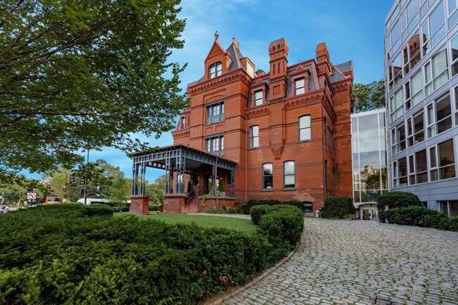 Foto del edificio - 2002 Massachusetts Ave NW